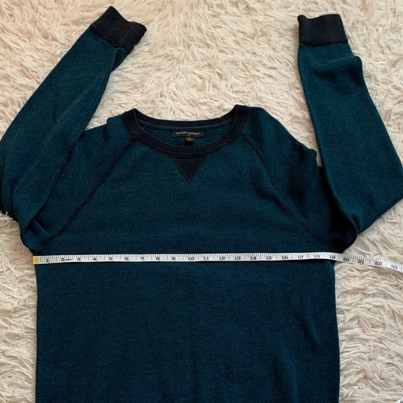 Banana Republic Sweater - Picture 6 of 9